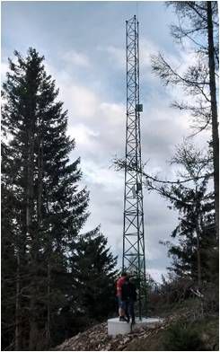 Freistehender Gittermast mit Zubehör (T500, 9,9m)